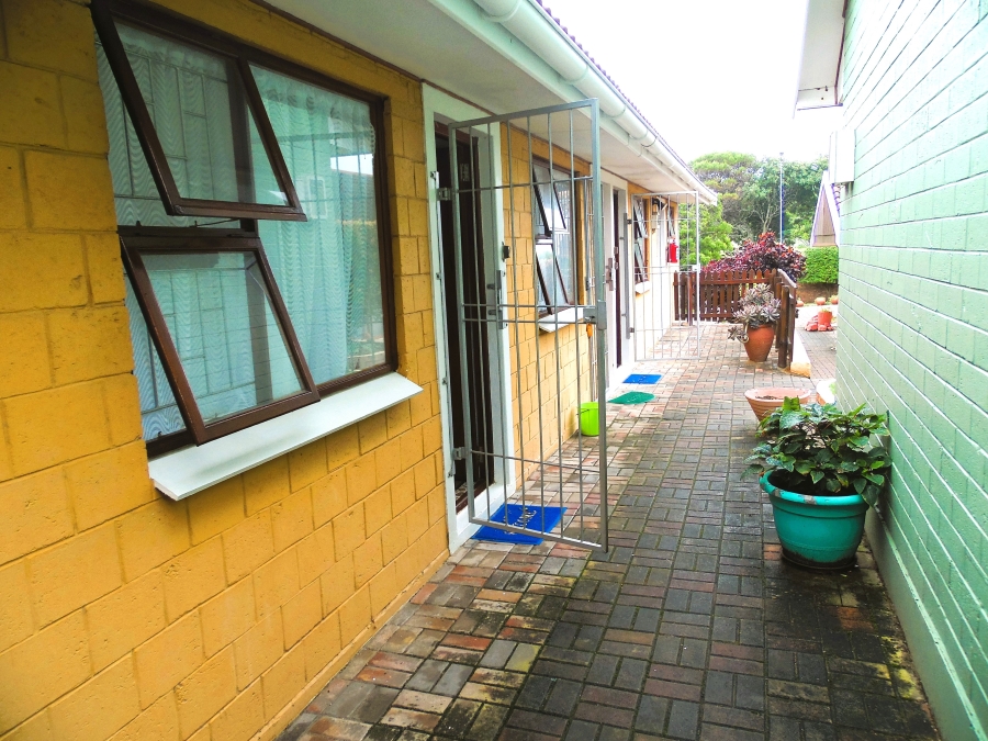 9 Bedroom Property for Sale in East Bank Eastern Cape